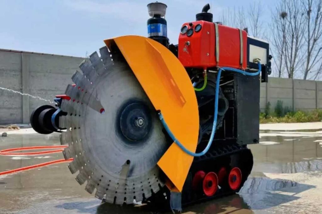 Çekmeköy. Kirazlıdere Mahallesi Derz Kesme