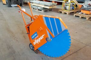 Pendik. Kaynarca Mahallesi Derz Kesme